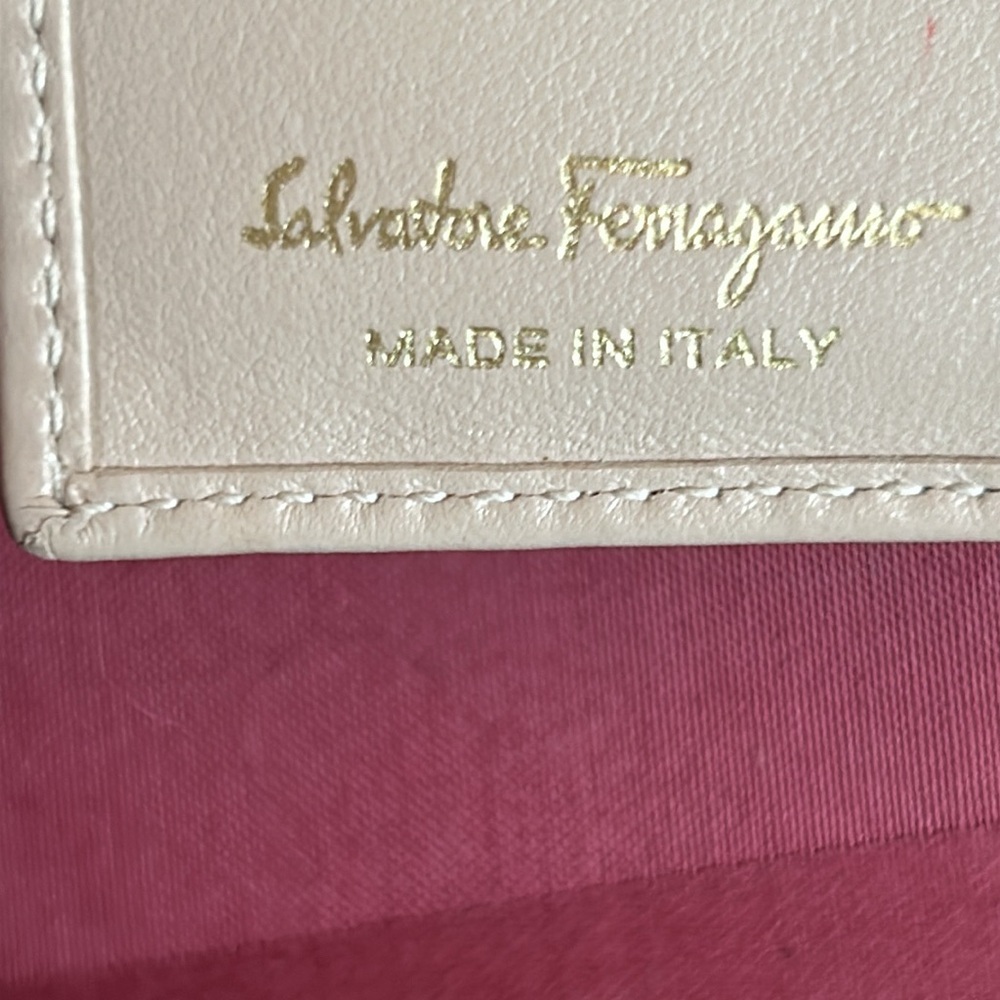 SALVATORE FERRAGAMO WALLET - Picture 5 of 9